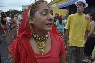 Fundadora do bloco, Silvana Valu, comenta que cordão resgata marchinhas e a espontaneidade dos foliões, como acontecia no Carnaval antigo