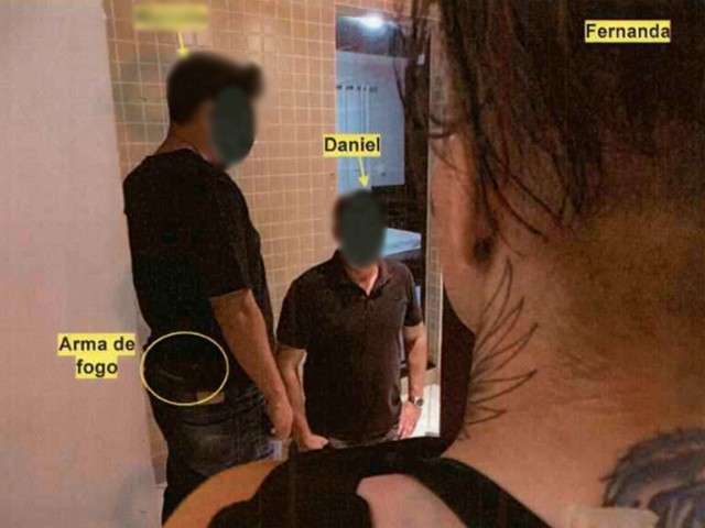 Laudo indica morte no banheiro de motel e suspeita sobre vers&atilde;o de presa