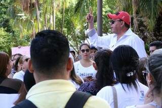 Vereador eleito discursou em meio aos manifestantes (Foto: Marcos Ermínio)