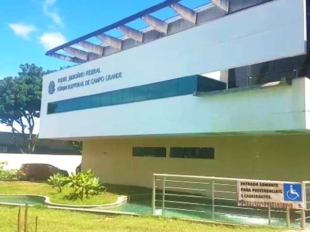 TRE retoma atendimento, mas quem teve t&iacute;tulo cancelado tem de esperar