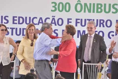 Com Dilma, André cita socorro a Bernal e diz agir como "magistrado"