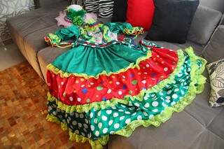 Assinado pela estilista particular, vestido foi usado na festa julina da filha. (Foto: Marcos Ermínio)
