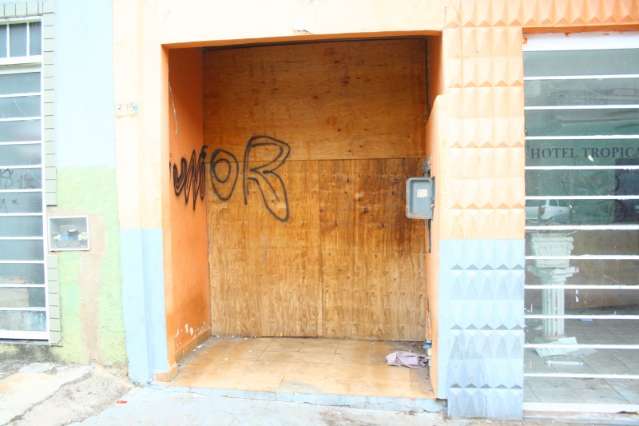 Moradores de rua se espalham e tomam conta da cidade por esmolas