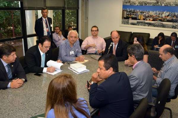 Prefeitura repassa metade do valor e Santa Casa atrasa sal&aacute;rios de funcion&aacute;rios