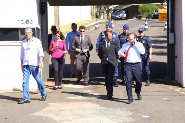 Moradores usam a PM para convencer Justi&ccedil;a a n&atilde;o acabar com guarita