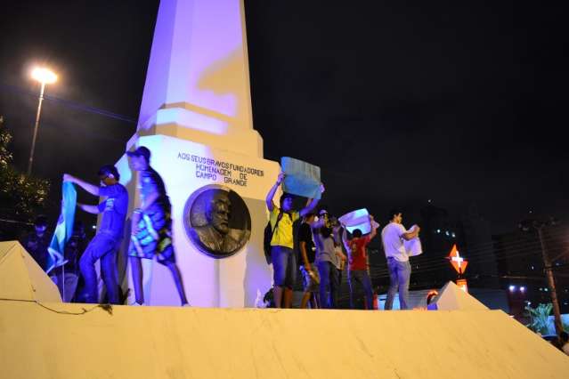Confira fotos do protesto em Campo Grande 