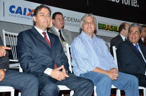 Bernal reafirma apoio a Dilma e Delcídio nas eleições de 2014