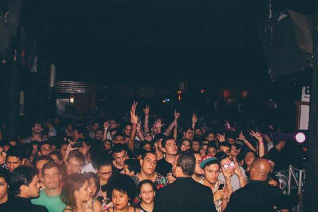 Bar tradicional, reduto do rock e do blues, agora bomba &eacute; com festa gay 