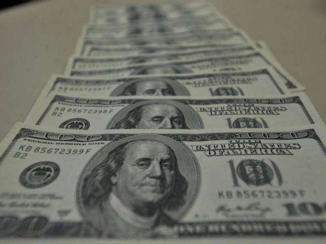 D&oacute;lar tem maior alta em uma semana e fecha cotado a R$ 3,75