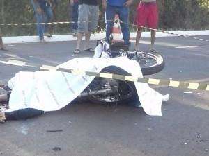 Mulher morre em colisão de moto e carro; 2ª morte em menos de 6 horas
