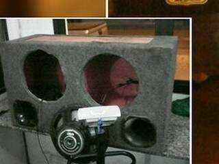 A cocaína foi encontrada dentro da caixa de som, instalada no veículo. (Foto: Divulgação/Receita Federal)