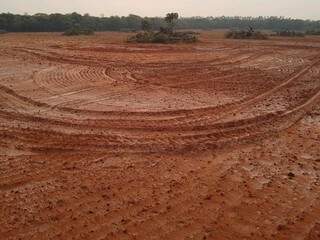 Área desmatada em fazenda de Amambai (Foto: Divulgação/PMA)