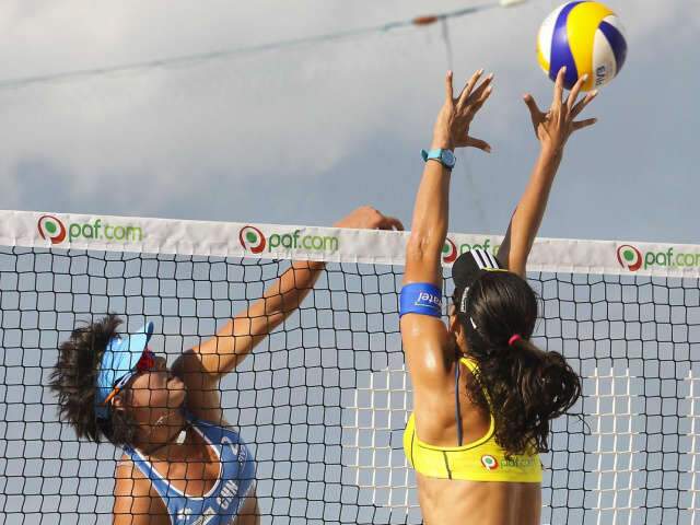  Talita e Maria Elisa disputam bronze no Mundial de v&ocirc;lei de praia na Finl&acirc;ndia