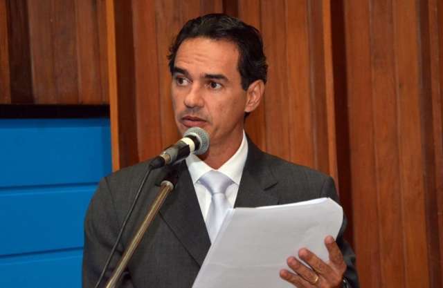 Relator apresenta parecer favor&aacute;vel a projeto que cria cargos no TCE