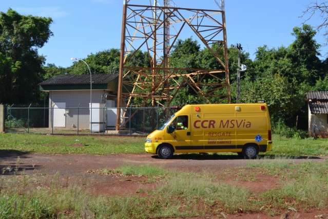 Trabalhador cai de torre a 10 metros de altura e sofre fratura exposta 