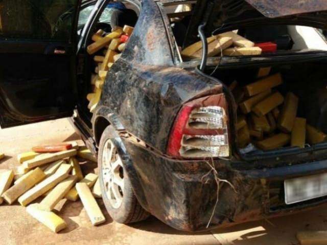 Traficante foge ap&oacute;s capotar ve&iacute;culo com 760 quilos de maconha na BR-163