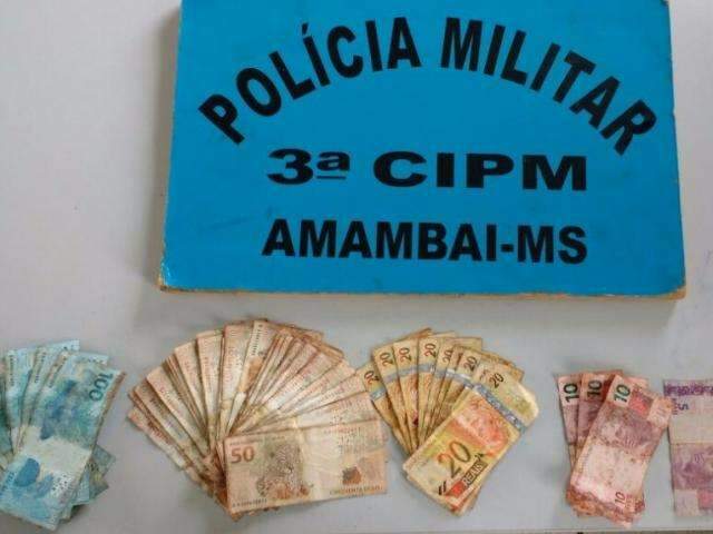 Jovem &eacute; preso ap&oacute;s furtar R$ 2,8 mil de carro-forte explodido em assalto