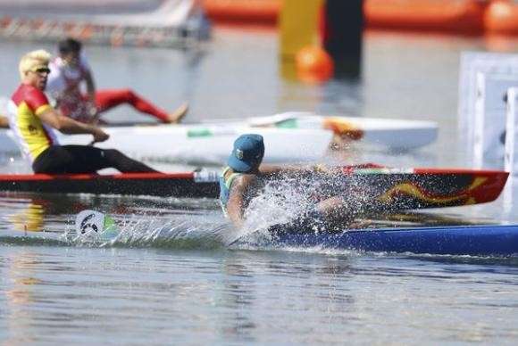 Isaquias faz melhor tempo e vai para final na canoagem de velocidade de 200m