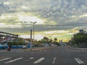 Temperatura cai com previs&atilde;o de ventos de at&eacute; 60km/h, chuvas e granizo 