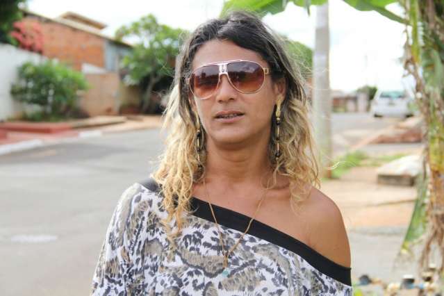 Travesti &eacute; estuprada, espancada, assassinada e jogada em c&oacute;rrego