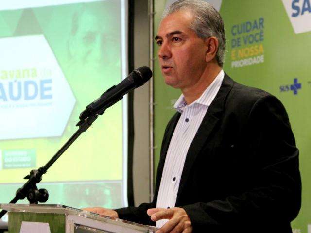 Reinaldo Azambuja anuncia obras na &aacute;rea da sa&uacute;de em todo o Estado