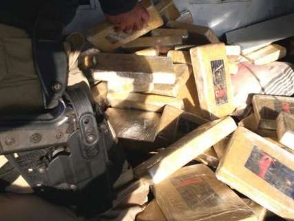 Caminhão de milho escondia carga de cocaína avaliada em R$ 3,2 milhões