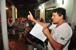 Justi&ccedil;a suspende decretos de Bernal e devolve licen&ccedil;a a sindicalistas 