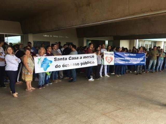 Santa Casa &eacute; multada em R$ 1 milh&atilde;o por atraso no sal&aacute;rio dos funcion&aacute;rios