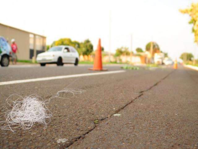 Mulher fica gravemente ferida ao cortar pesco&ccedil;o com cerol no Aero Rancho