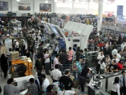 Governo anuncia aumento na cota para as compras no Paraguai