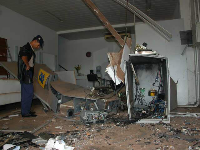  Com onda de ataques a caixas, Ex&eacute;rcito amplia controle sobre explosivos