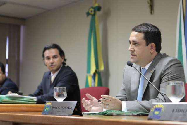 Com defini&ccedil;&atilde;o de data, dois deputados aguardam abertura de janela