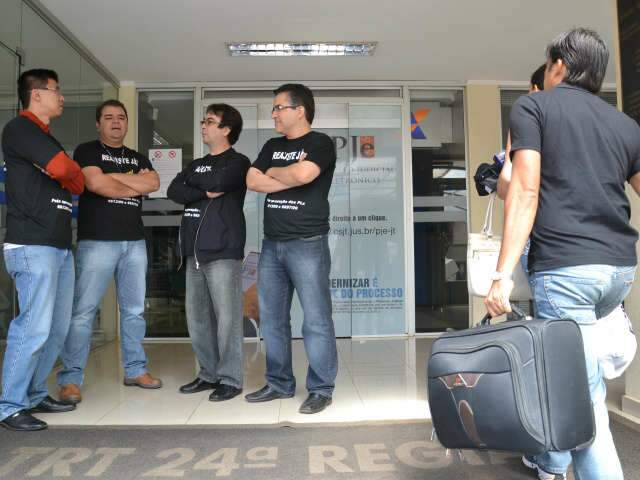  Servidores da Justi&ccedil;a e Minist&eacute;rio P&uacute;blico Federal paralisam atividades