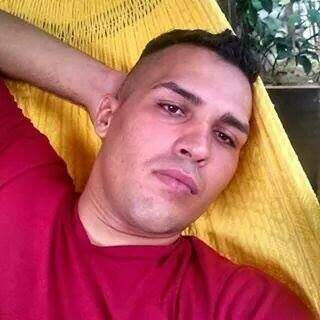 Renan Marciano, 25 anos está desaparecido desde a madrugada de sexta-feira. (Foto:Arquivo da família)