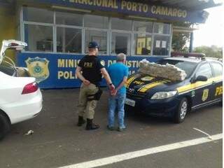 Idoso disse aos policiais que levaria a droga até a Porto Alegre (Foto: Tá na Mídia Naviraí)