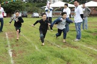Crianças participam de competição. (Foto: Cleber Gellio) 