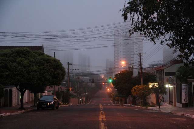 C&eacute;u amanhece encoberto e com neblina na Capital