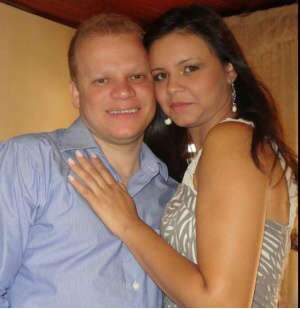  Casal para na estrada para pedir ajuda e morre atropelado por caminh&atilde;o