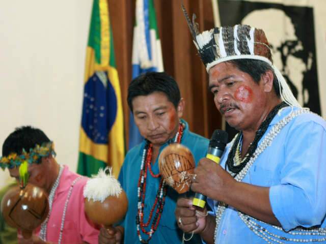  Entre &iacute;ndios e autoridades, demarca&ccedil;&atilde;o da &ldquo;m&atilde;e terra&rdquo; &eacute; a &uacute;nica solu&ccedil;&atilde;o apontada