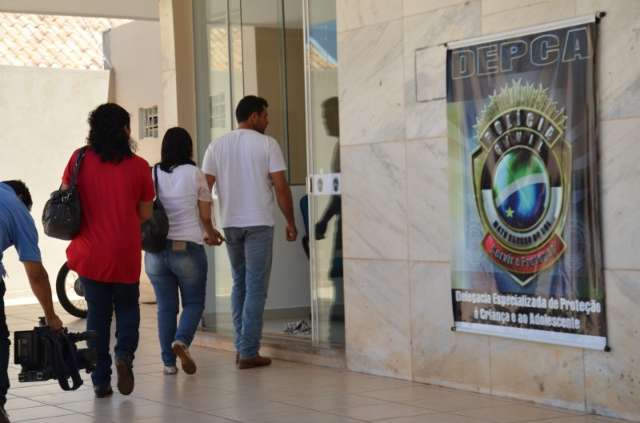Pais acusam motorista de van de abuso de meninas de 6 e 7 anos 