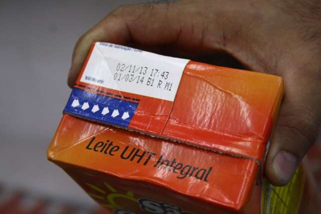 Cliente recebe leite longa vida &quot;coalhado&quot; e pede substitui&ccedil;&atilde;o