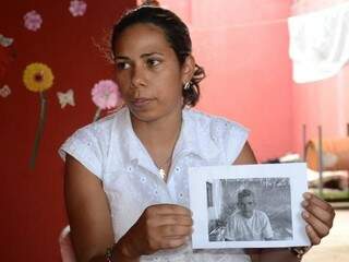 Maria Inês procurava o pai desde o final de semana quando ele sumiu de hospital (Foto: Minamar Júnior)