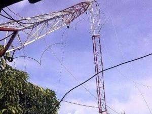 Morador sobe em telhado para cobrir fios, cai e fica 10 minutos desacordado  - Capital - Campo Grande News