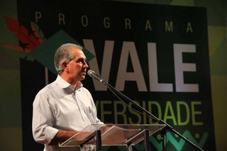 Governador Reinaldo Azambuja durante lançamento do programa em 2016 (Foto: Chico Ribeiro - Assessoria)
