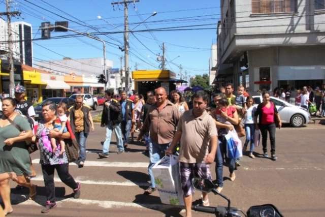 Com&eacute;rcio e supermercados v&atilde;o abrir no feriado da Proclama&ccedil;&atilde;o da Rep&uacute;blica