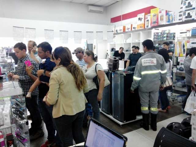 Pol&iacute;cia faz opera&ccedil;&atilde;o e empres&aacute;rios comemoram movimento de clientes