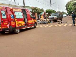 Testemunhas contaram que motorista bateu em muro e árvore antes de atingir mulher, que morreu no local (Foto: Fátima News)