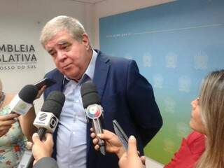 Ministro Carlos Marun falou sobre a obra durante reunião na Assembleia (Foto: Leonardo Rocha)