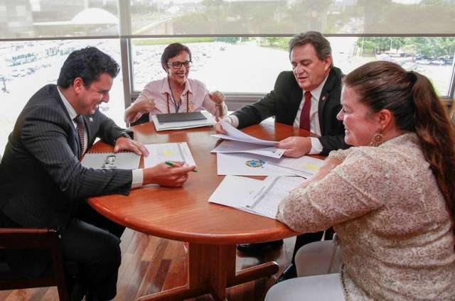 Moka cobra da Secretaria de Rela&ccedil;&otilde;es Institucionais garantia de recursos para MS