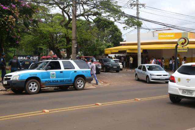PM &eacute; chamada para acompanhar trote de universit&aacute;rios em bar
